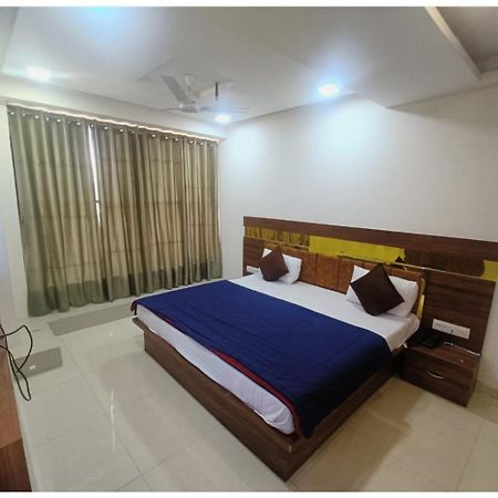Hotel Paradise, Naroda Ahmedabad Exterior photo